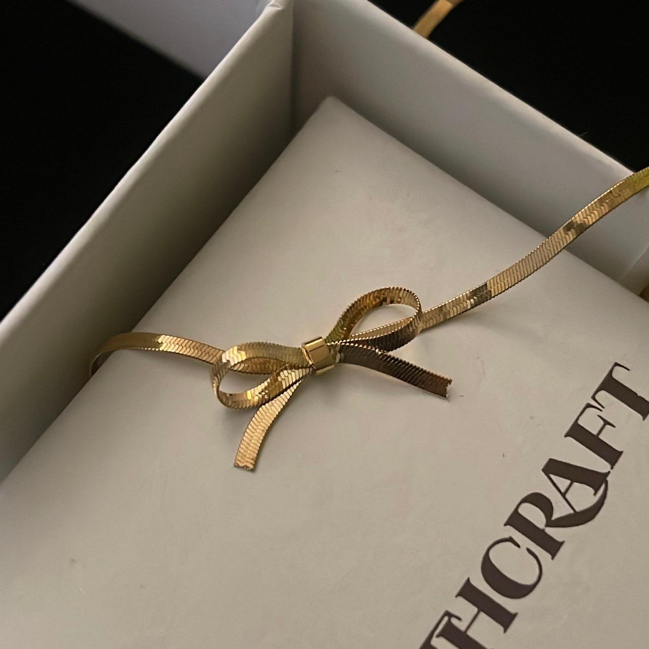 Bow necklace - Ladywithcraft
