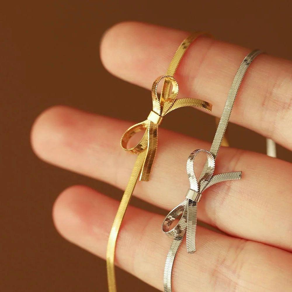 Bow necklace - Ladywithcraft