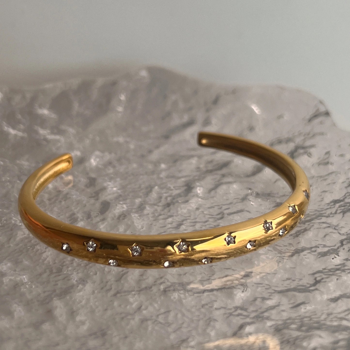Star dust cuff - Ladywithcraft