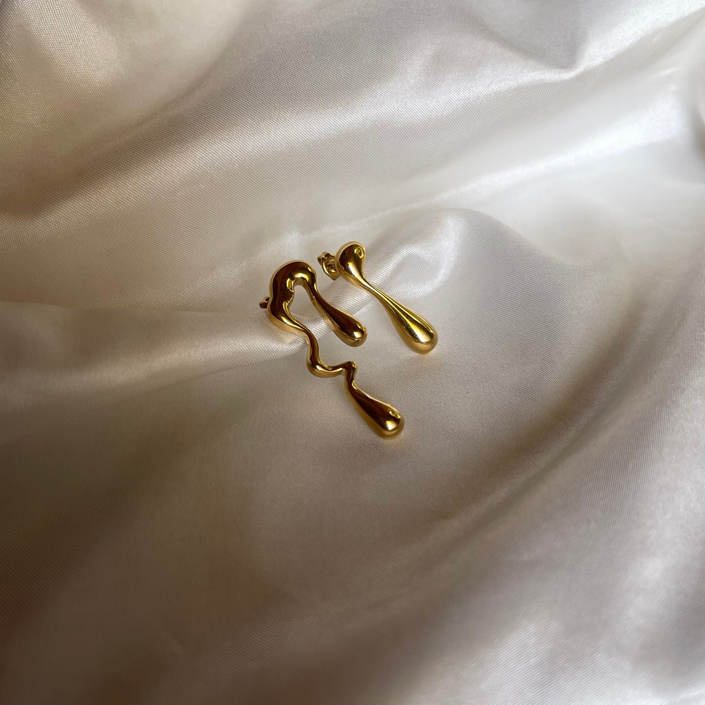 Wanda | 18k gold plated earrings. - Ladywithcraft