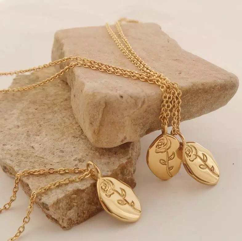 Rosa gold plated necklace - Ladywithcraft