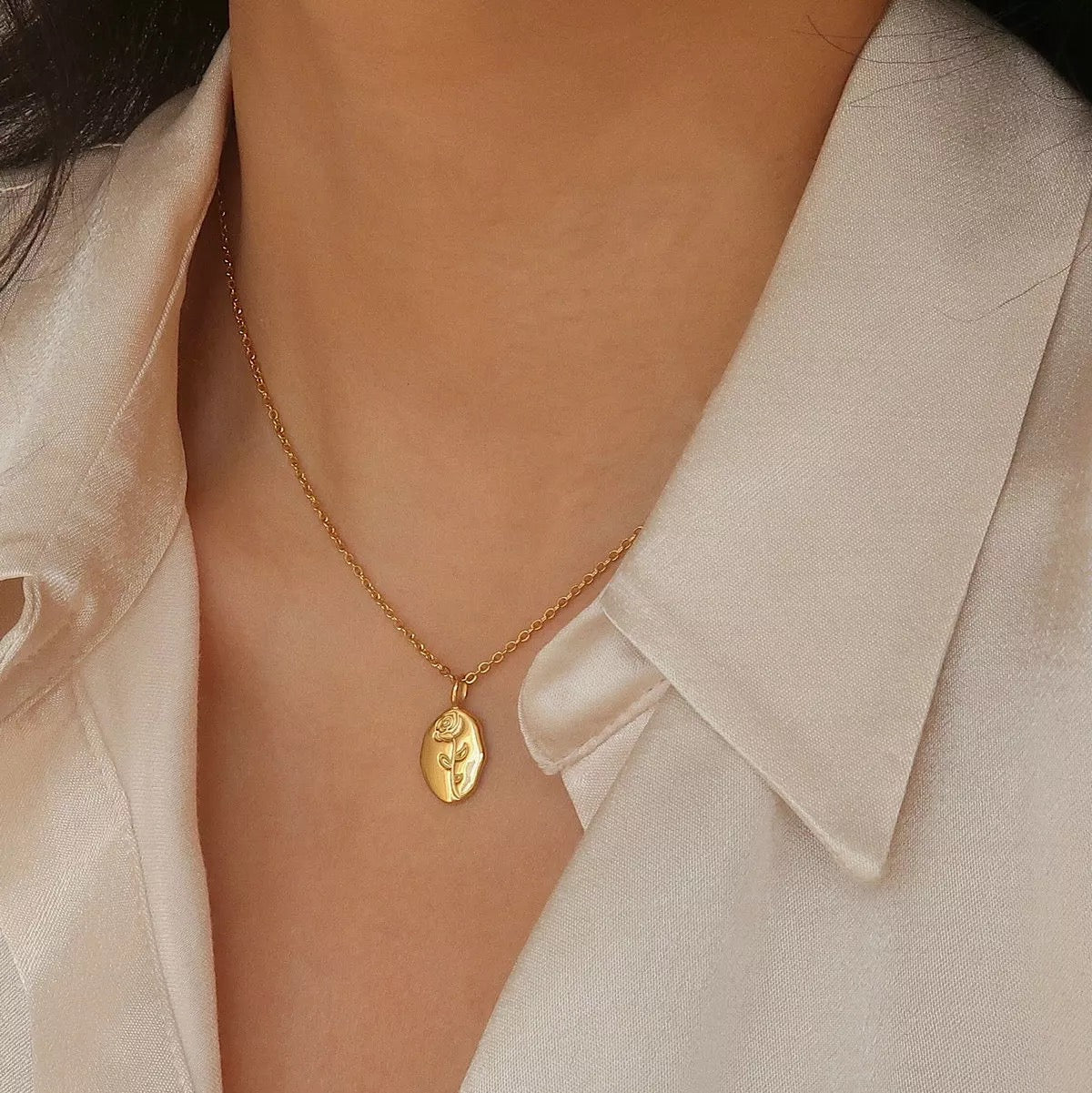 Rosa gold plated necklace - Ladywithcraft