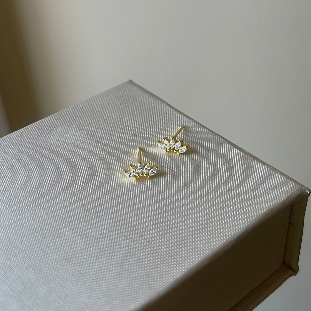 Fiona | earring studs - Ladywithcraft