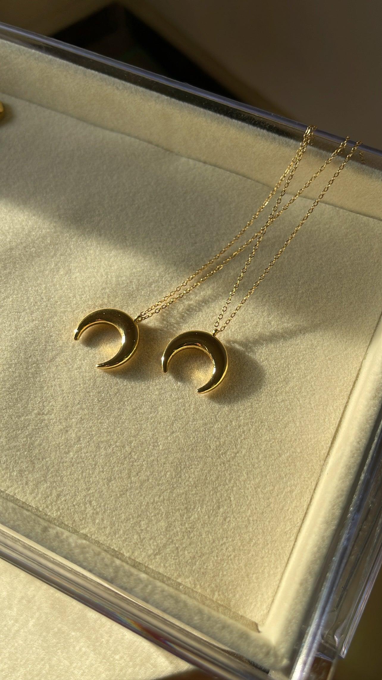 Arc | Inverted moon necklace | gold plated - Ladywithcraft
