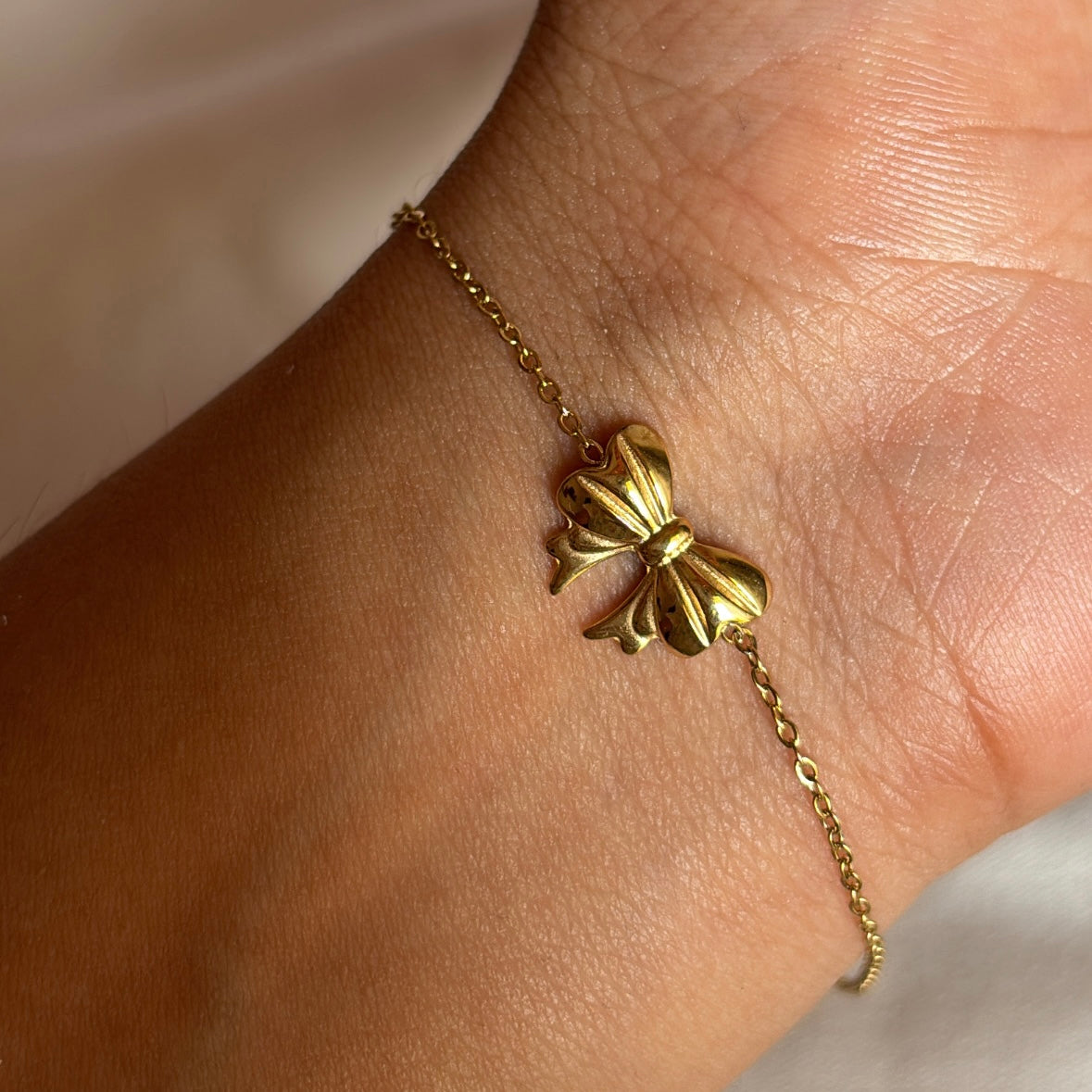 Bow bracelet