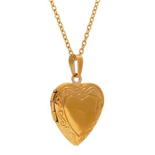 Vintage open locket heart necklace