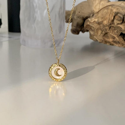 Lune | gold plated necklace