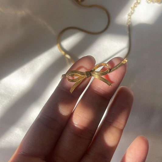 Bow necklace - Ladywithcraft