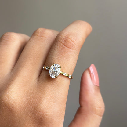 Mia ring