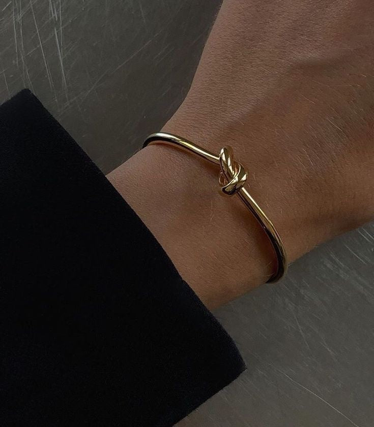 Knot bangle | 18k gold plated bracelet - Ladywithcraft