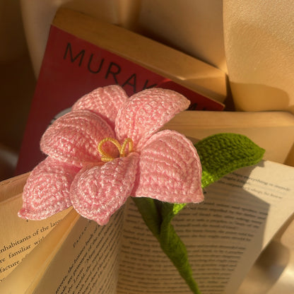 Lily flowers - Crochet flowers : 1 piece - Ladywithcraft