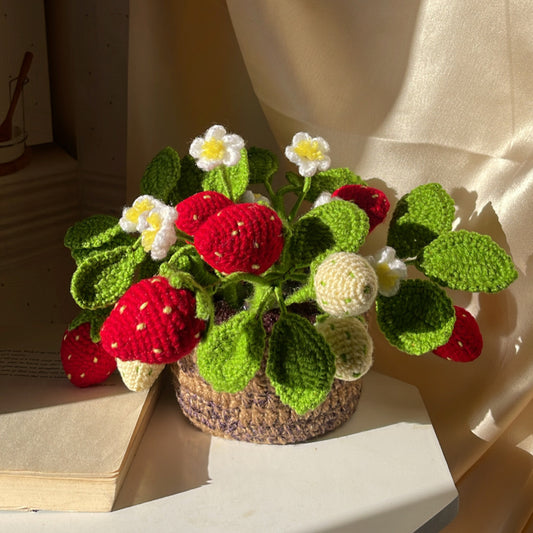 Crochet strawberry basket - Crochet flowers - Ladywithcraft