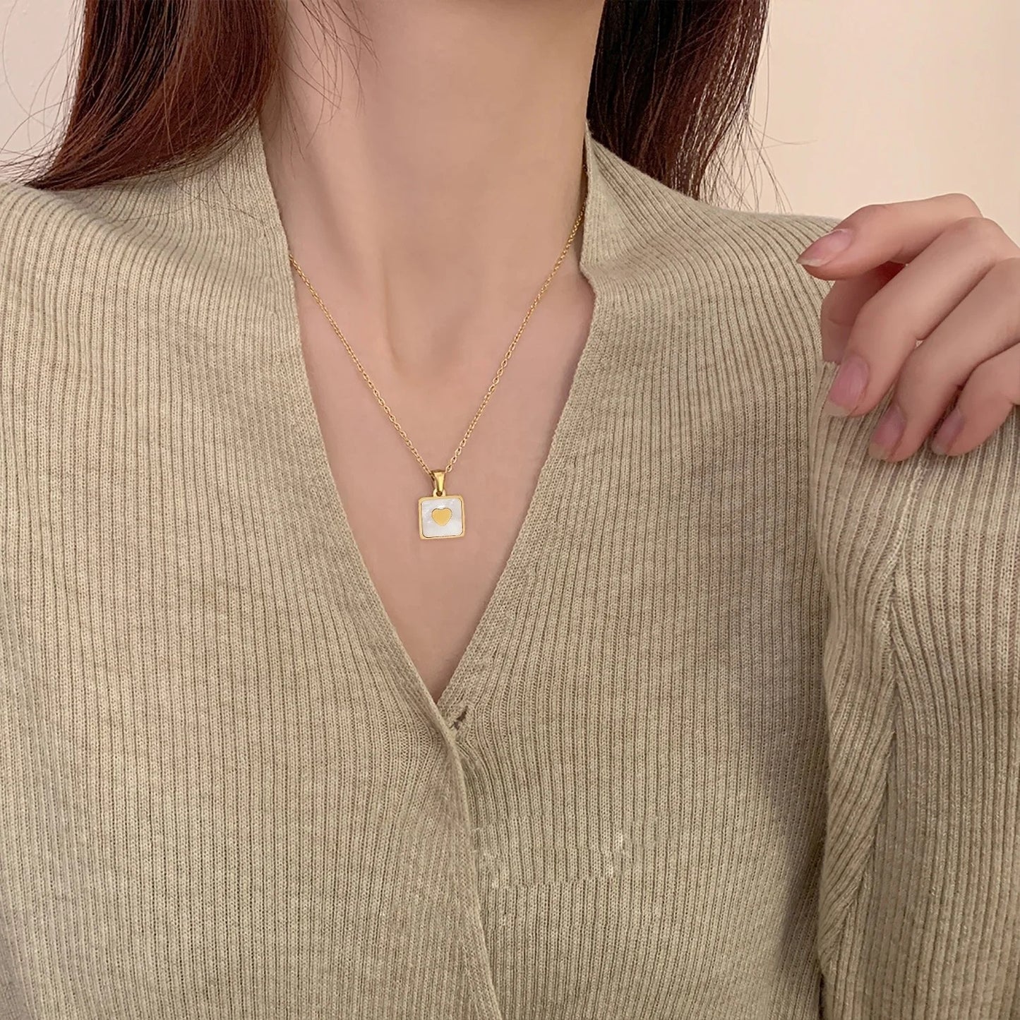 Lisa | gold plated necklace - Ladywithcraft